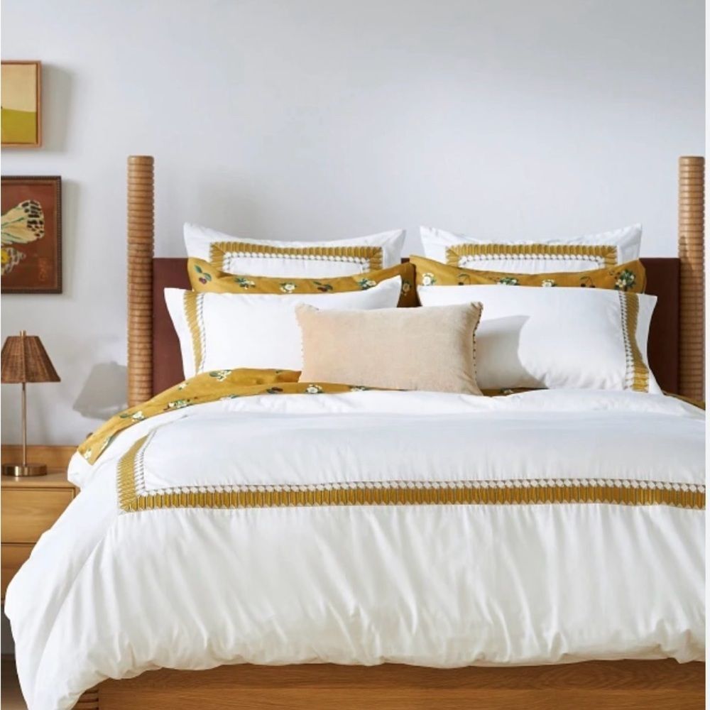 Anthropologie coraline‎ satine duvet cover gold embroidered cotton queen boho